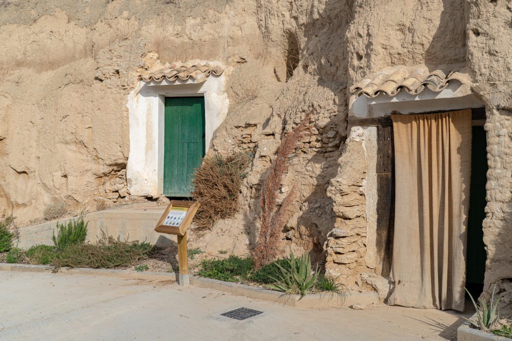 Valtierra - Cuevas