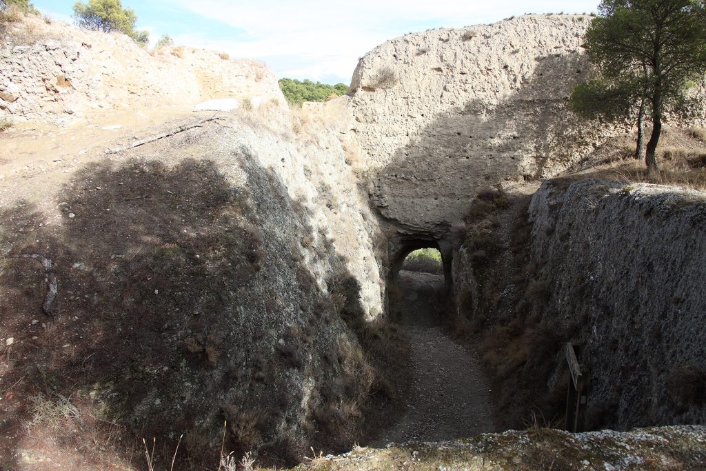 Peralta - Atalaya y restos del antiguo castillo